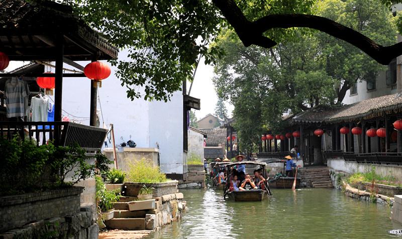 探索世界,畅聊智慧——球迷热议巴黎淘汰巴萨,巴萨为何现在人见人欺?